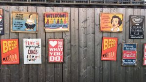 Sprücheposter an Festivalwand von City of Dance Middelburg