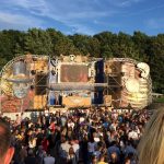 Bühne City of Dance Middelburg mit vielen Jugendlichen vor Bühne