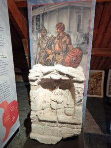 Stein aus der Römerzeit im Museum Polderhuis in Westkapelle