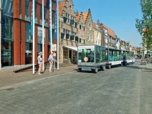 Zonnetrein vor Museum in Vlissingen