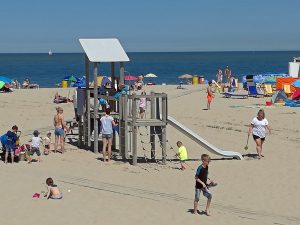 Kinderspielplatz am Strand von Vrouwenpolder