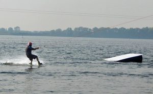 Wakeboarder auf Veerse Meer