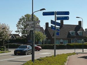 Mit dem Auto in Zeeland: Kreuzung in Grijpskerke