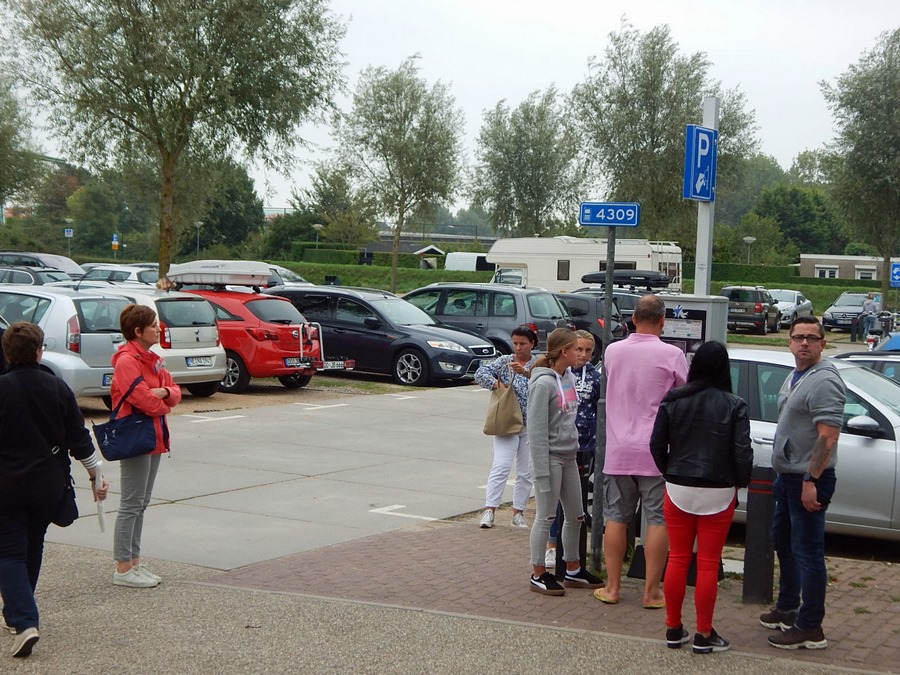 Mit dem Auto in Zeeland: Parkplatz in Domburg